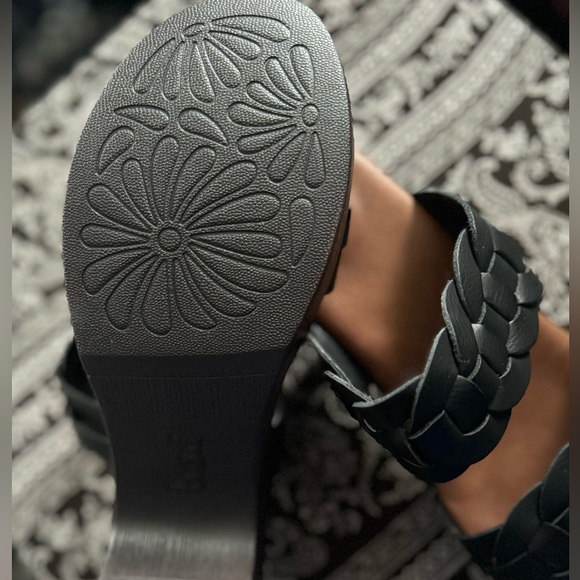 B.O.C Jillian Wedge Slides - Picture 5 of 5